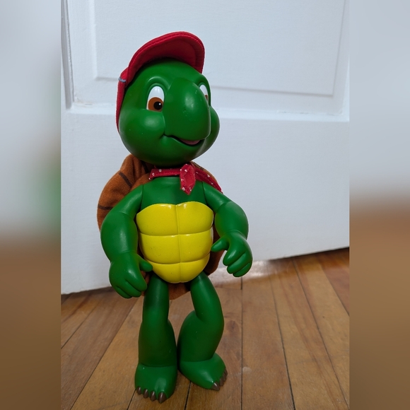 Green Turtle Benjamin - Picture 3 of 8